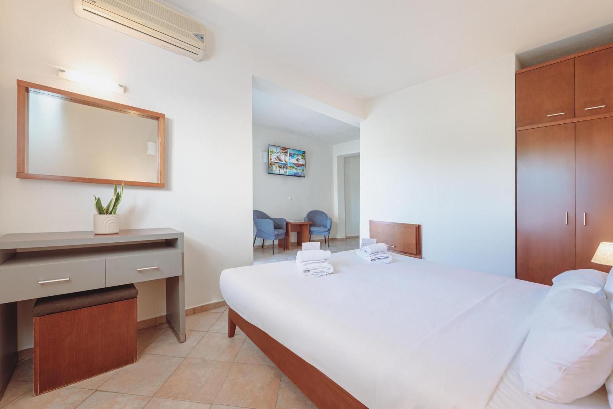 Ampelia Hotel Kassandra Hanioti Exterior photo